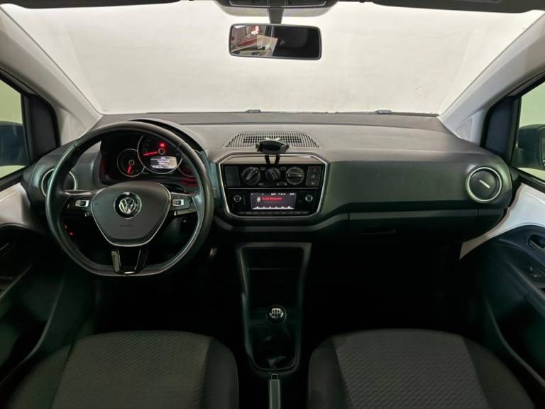 VOLKSWAGEN - UP - 2018/2018 - Branca - R$ 59.900,00