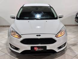 FORD - FOCUS - 2015/2016 - Branca - R$ 58.900,00