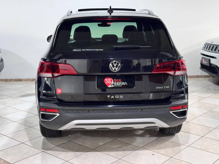 VOLKSWAGEN - TAOS - 2023/2023 - Preta - R$ 154.900,00