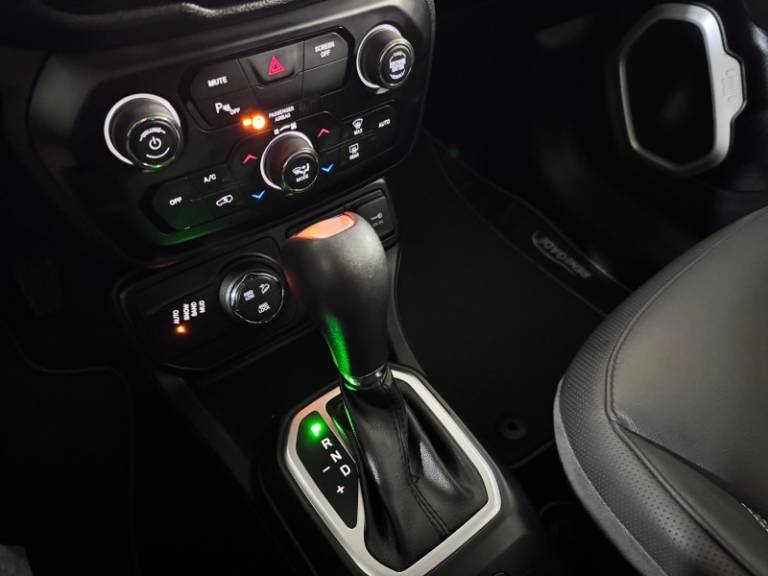 JEEP - RENEGADE - 2020/2020 - Cinza - R$ 95.900,00