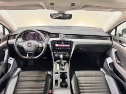 VOLKSWAGEN - PASSAT - 2018/2018 - Branca - R$ 149.900,00