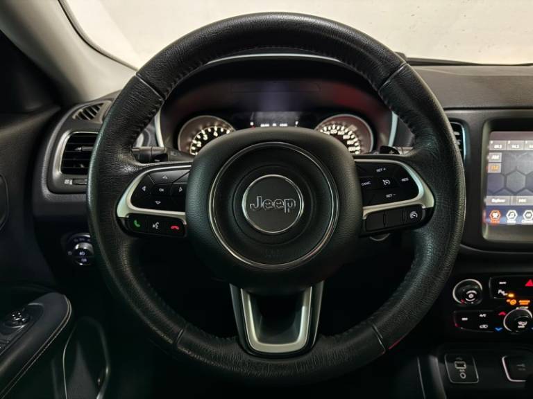 JEEP - COMPASS - 2017/2018 - Preta - R$ 89.900,00