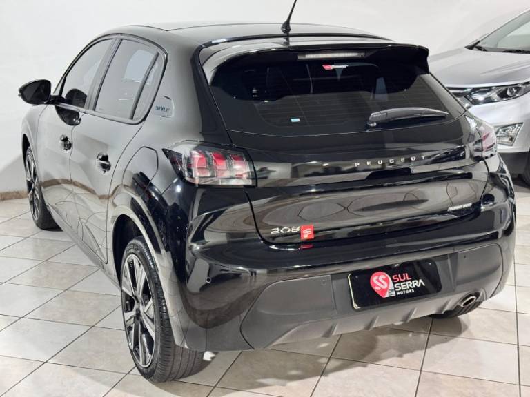 PEUGEOT - 208 - 2023/2024 - Preta - R$ 98.900,00
