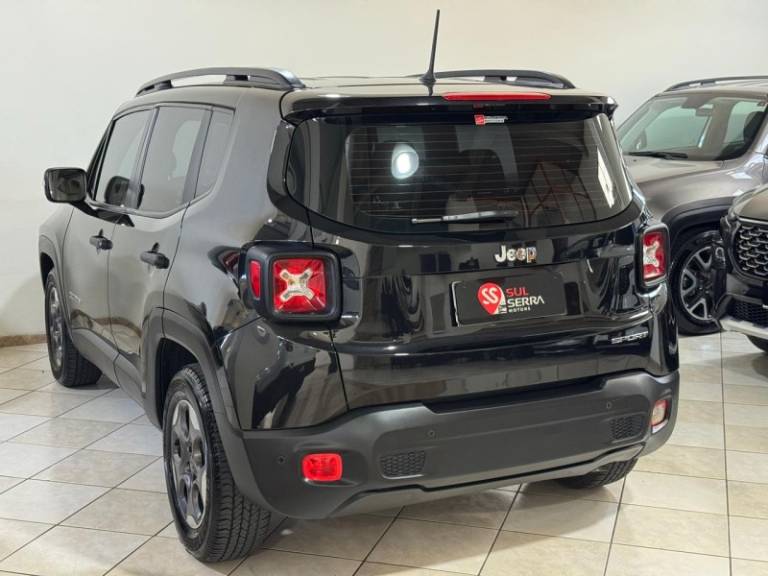 JEEP - RENEGADE - 2016/2017 - Preta - R$ 68.900,00