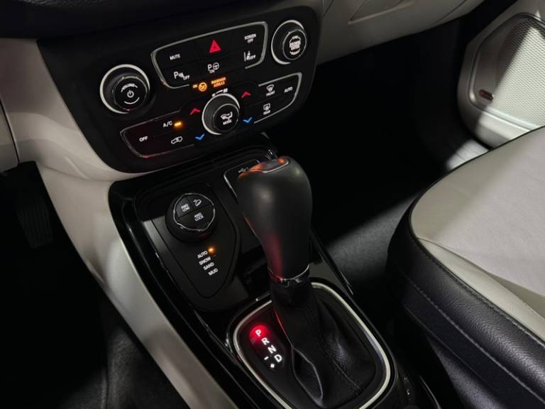 JEEP - COMPASS - 2020/2020 - Preta - R$ 124.900,00