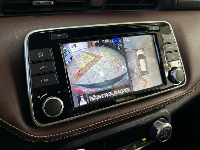 NISSAN - KICKS - 2017/2018 - Branca - R$ 83.900,00