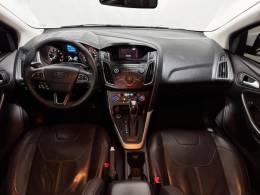 FORD - FOCUS - 2015/2016 - Branca - R$ 58.900,00