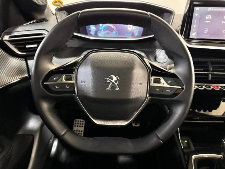 PEUGEOT - 208 - 2023/2024 - Preta - R$ 98.900,00