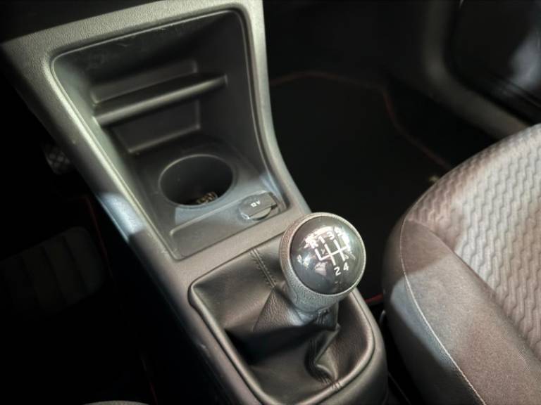 VOLKSWAGEN - UP - 2018/2018 - Branca - R$ 59.900,00