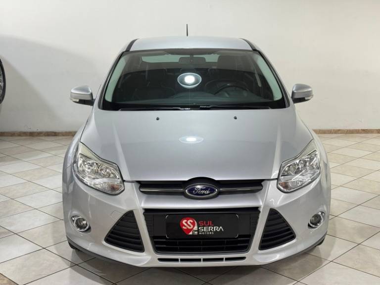 FORD - FOCUS - 2013/2014 - Prata - R$ 47.900,00