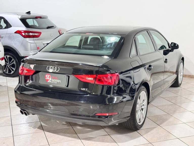 AUDI - A3 - 2015/2015 - Preta - R$ 87.900,00