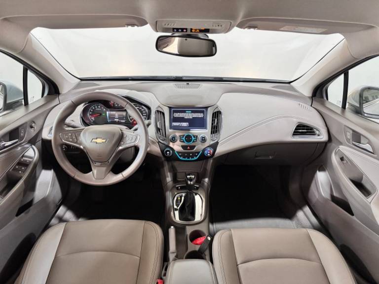 CHEVROLET - CRUZE - 2016/2017 - Prata - R$ 84.900,00