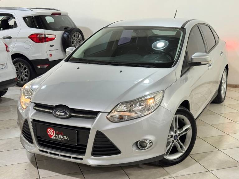FORD - FOCUS - 2013/2014 - Prata - R$ 47.900,00