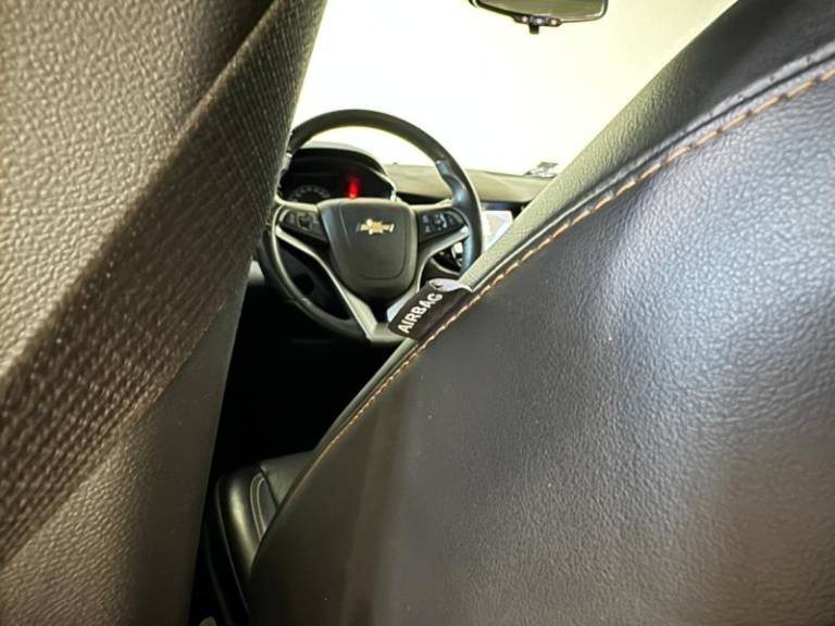 CHEVROLET - TRACKER - 2018/2019 - Branca - R$ 93.900,00