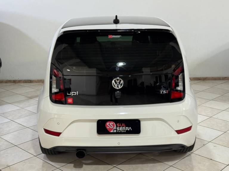 VOLKSWAGEN - UP - 2018/2018 - Branca - R$ 59.900,00