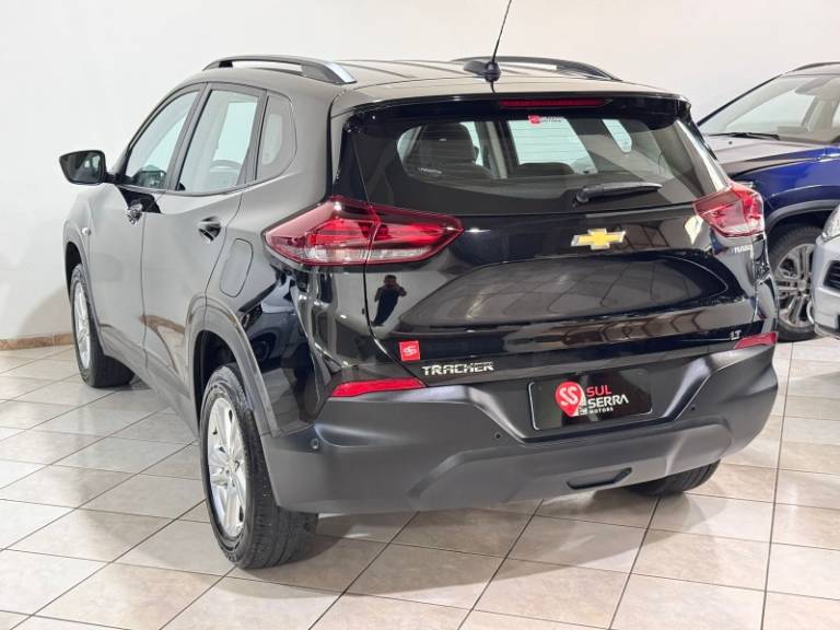 CHEVROLET - TRACKER - 2022/2023 - Preta - R$ 96.900,00