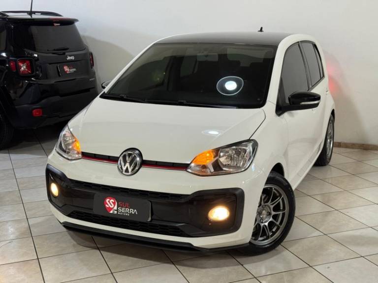 VOLKSWAGEN - UP - 2018/2018 - Branca - R$ 59.900,00