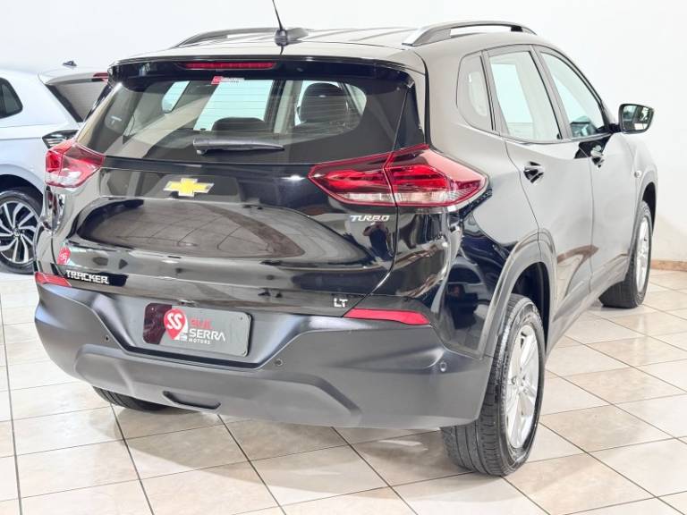 CHEVROLET - TRACKER - 2022/2023 - Preta - R$ 96.900,00