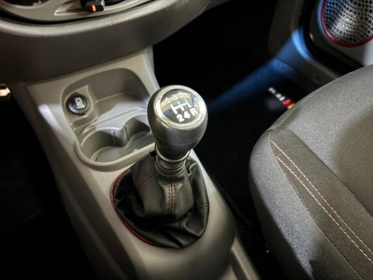 FIAT - PALIO - 2013/2013 - Preta - R$ 39.900,00