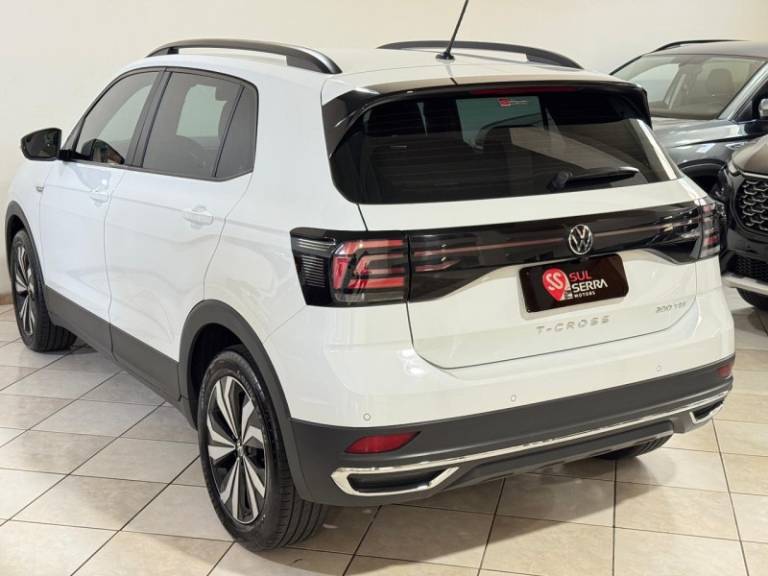 VOLKSWAGEN - T-CROSS - 2023/2023 - Branca - R$ 116.900,00