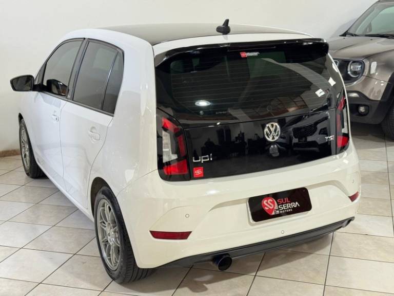VOLKSWAGEN - UP - 2018/2018 - Branca - R$ 59.900,00