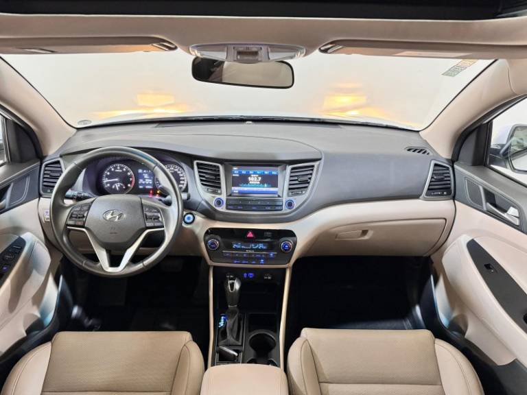 HYUNDAI - TUCSON - 2021/2022 - Branca - R$ 126.900,00