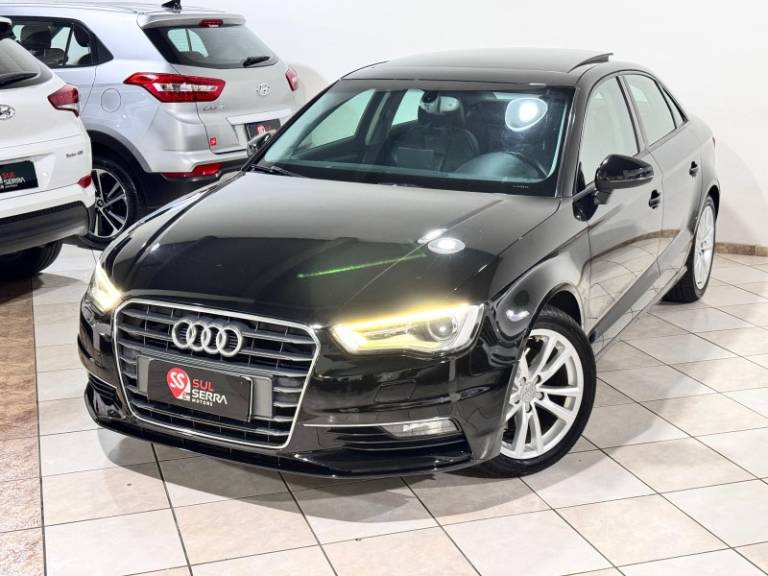 AUDI - A3 - 2015/2015 - Preta - R$ 87.900,00