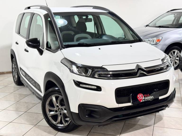 CITROËN - AIRCROSS - 2016/2017 - Branca - R$ 55.900,00