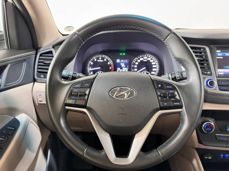 HYUNDAI - TUCSON - 2021/2022 - Branca - R$ 126.900,00