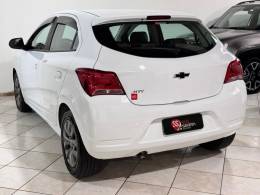 CHEVROLET - ONIX - 2020/2021 - Branca - R$ 59.900,00