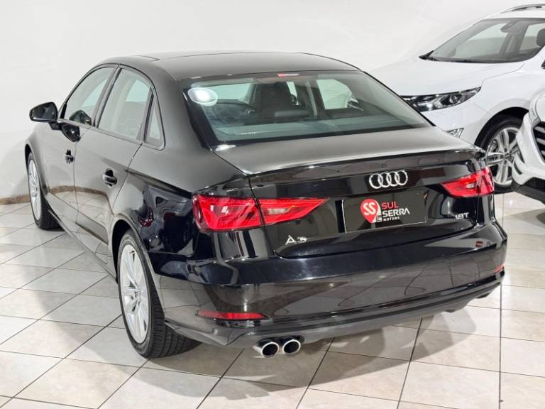 AUDI - A3 - 2015/2015 - Preta - R$ 87.900,00