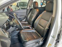 CHEVROLET - TRACKER - 2018/2019 - Branca - R$ 93.900,00