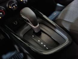 CHEVROLET - ONIX - 2022/2023 - Branca - R$ 76.900,00