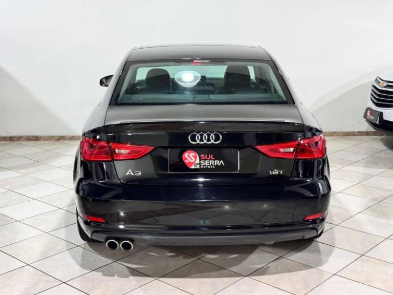 AUDI - A3 - 2015/2015 - Preta - R$ 87.900,00