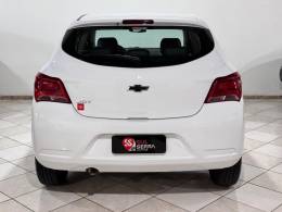 CHEVROLET - ONIX - 2020/2021 - Branca - R$ 59.900,00