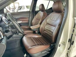 NISSAN - KICKS - 2017/2018 - Branca - R$ 83.900,00