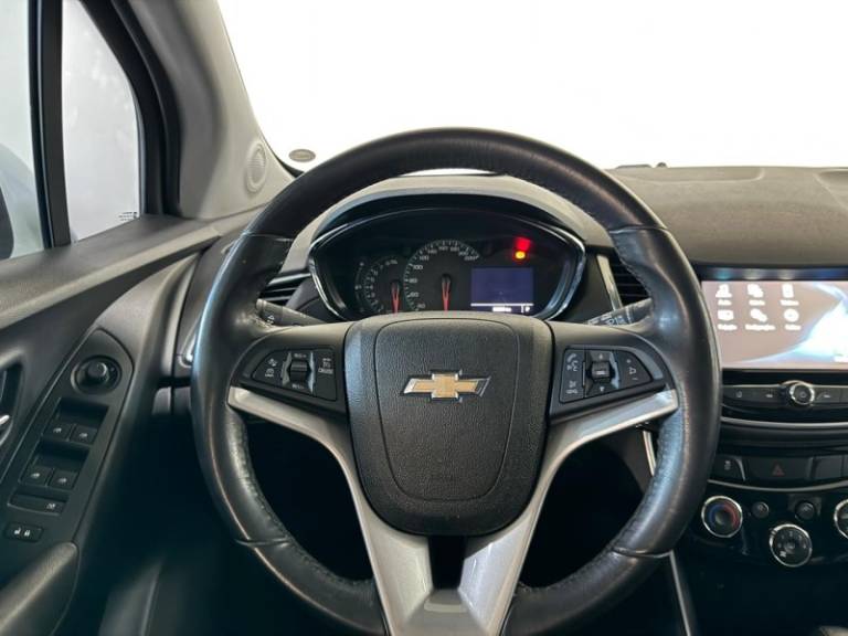 CHEVROLET - TRACKER - 2018/2019 - Branca - R$ 93.900,00