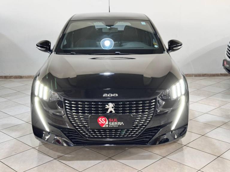 PEUGEOT - 208 - 2023/2024 - Preta - R$ 98.900,00
