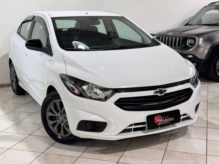 CHEVROLET - ONIX - 2020/2021 - Branca - R$ 59.900,00