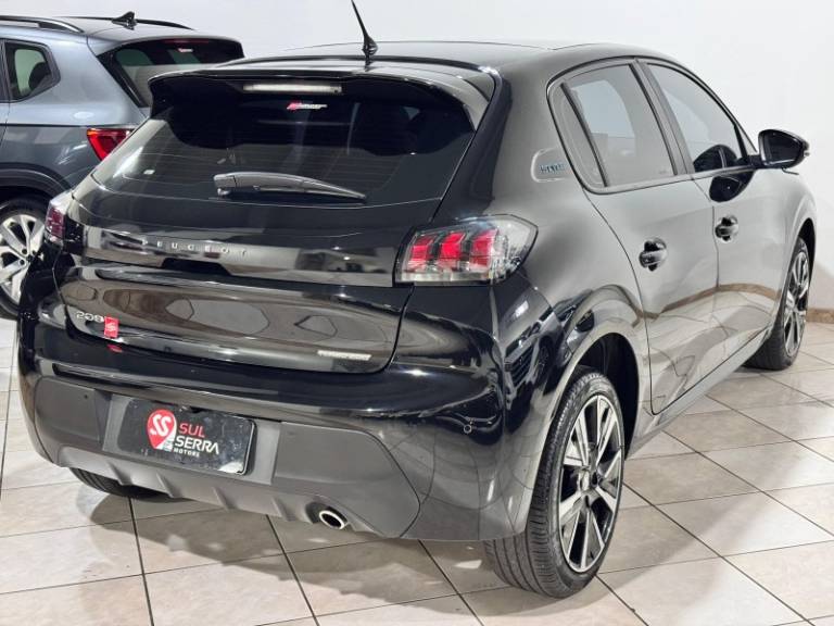 PEUGEOT - 208 - 2023/2024 - Preta - R$ 98.900,00