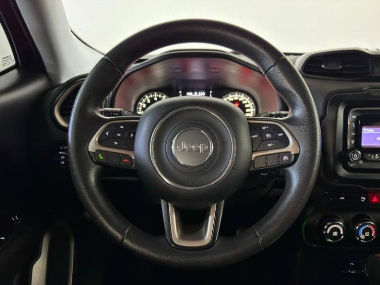 JEEP - RENEGADE - 2016/2017 - Preta - R$ 68.900,00