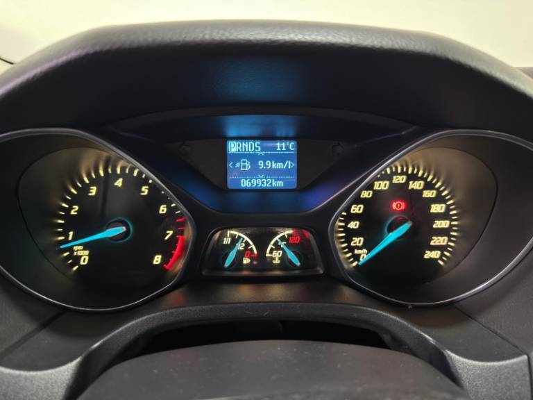 FORD - FOCUS - 2013/2014 - Prata - R$ 47.900,00