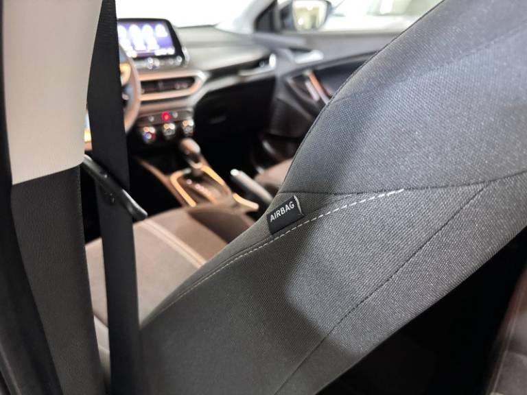 CHEVROLET - TRACKER - 2022/2023 - Preta - R$ 96.900,00
