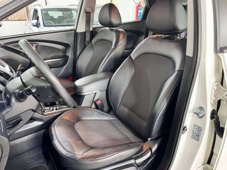 HYUNDAI - IX35 - 2015/2016 - Branca - R$ 79.900,00