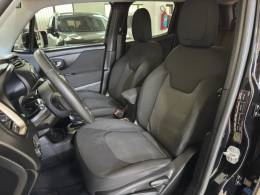 JEEP - RENEGADE - 2016/2017 - Preta - R$ 68.900,00
