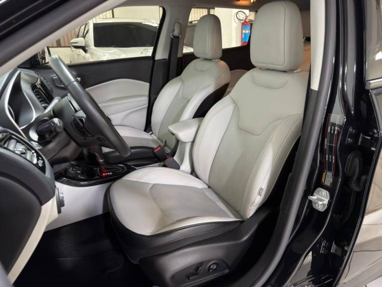 JEEP - COMPASS - 2020/2020 - Preta - R$ 124.900,00