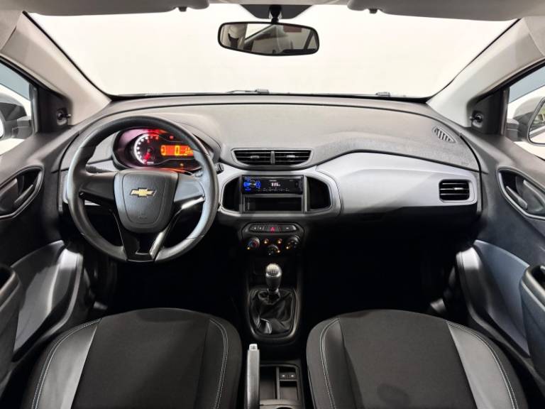 CHEVROLET - ONIX - 2020/2021 - Branca - R$ 59.900,00