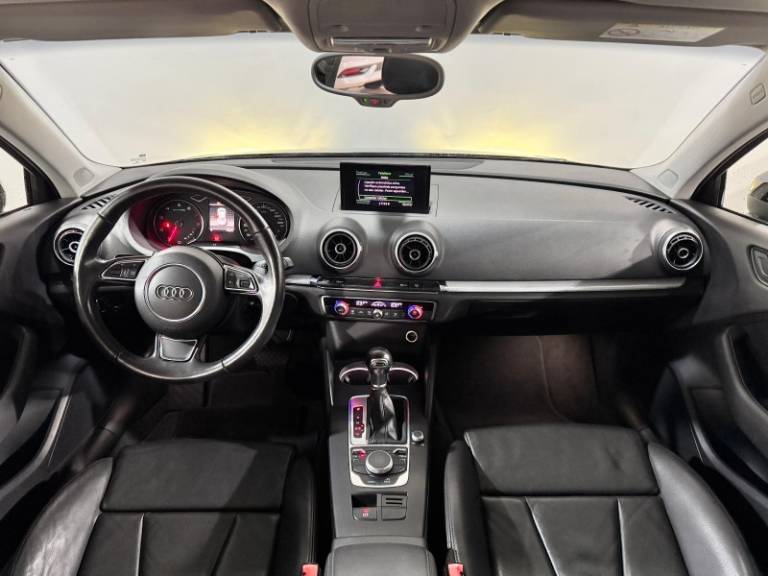 AUDI - A3 - 2015/2015 - Preta - R$ 87.900,00