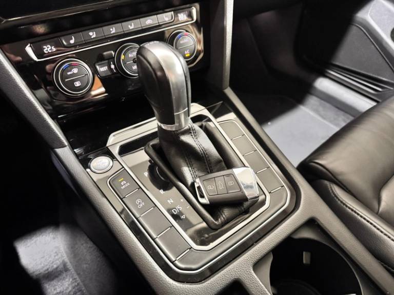 VOLKSWAGEN - PASSAT - 2018/2018 - Branca - R$ 149.900,00