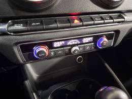 AUDI - A3 - 2015/2015 - Preta - R$ 87.900,00